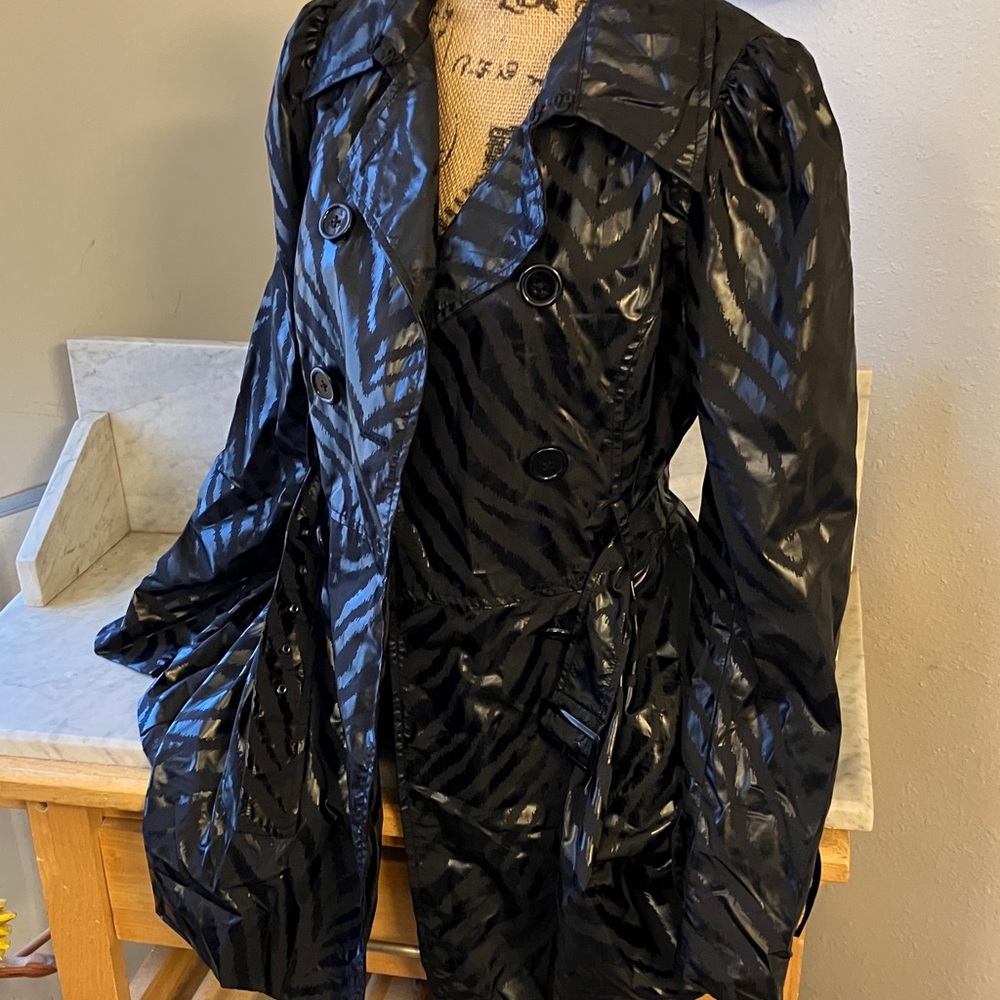 bebe Vintage Look Shiny Black Trench Corset Back Coat Belt Attached!! M Amazing